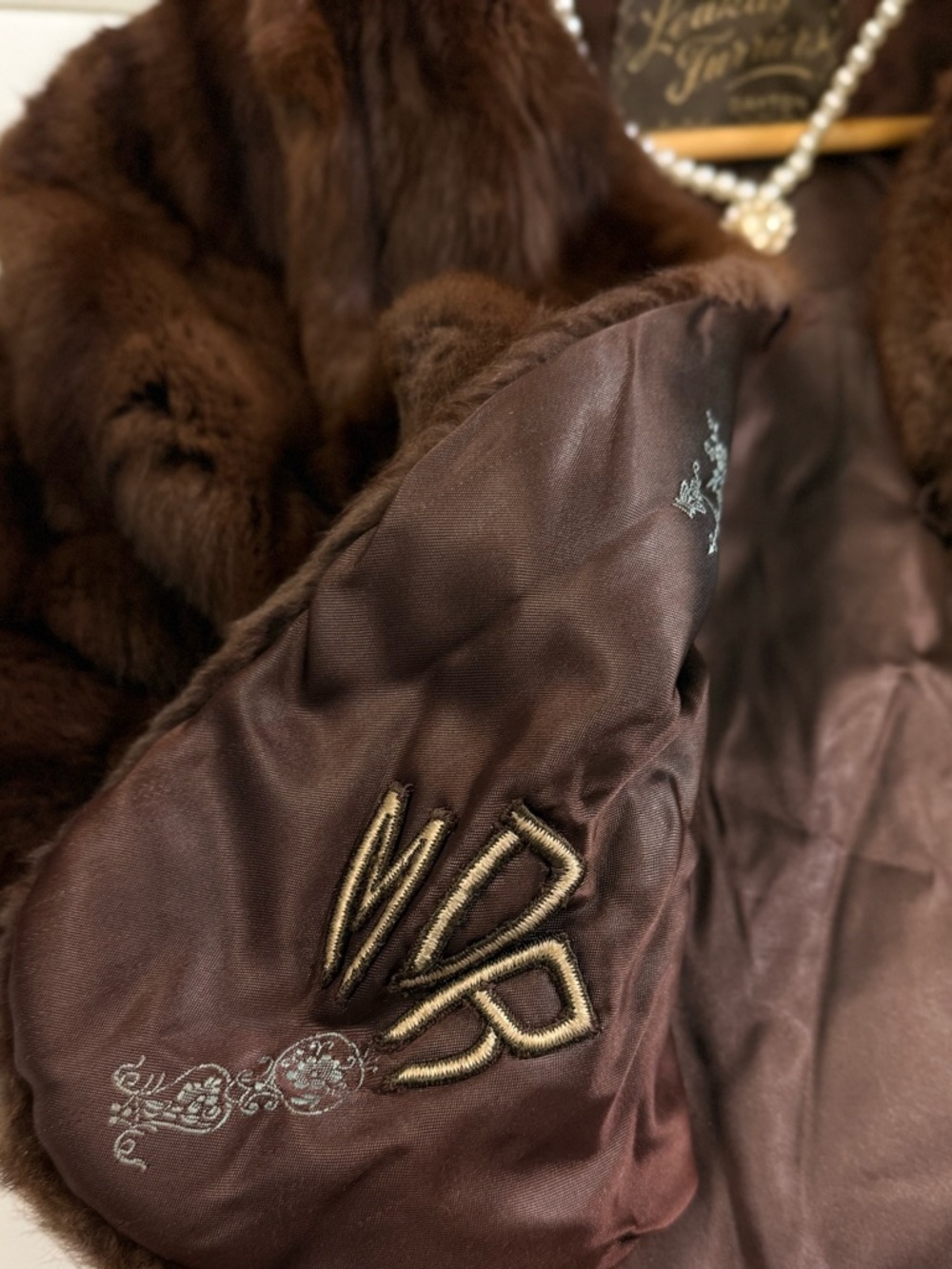Vintage Brown 60s Leakas Furriers Dayton Mink Fur Shawl Cape Capelet - Picture 12 of 12